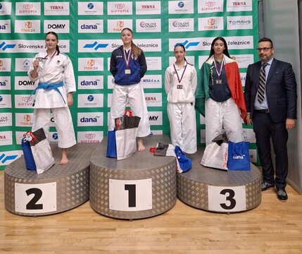 Elma Lišinović 1. mesto v katah med mlajšimi članicami U21